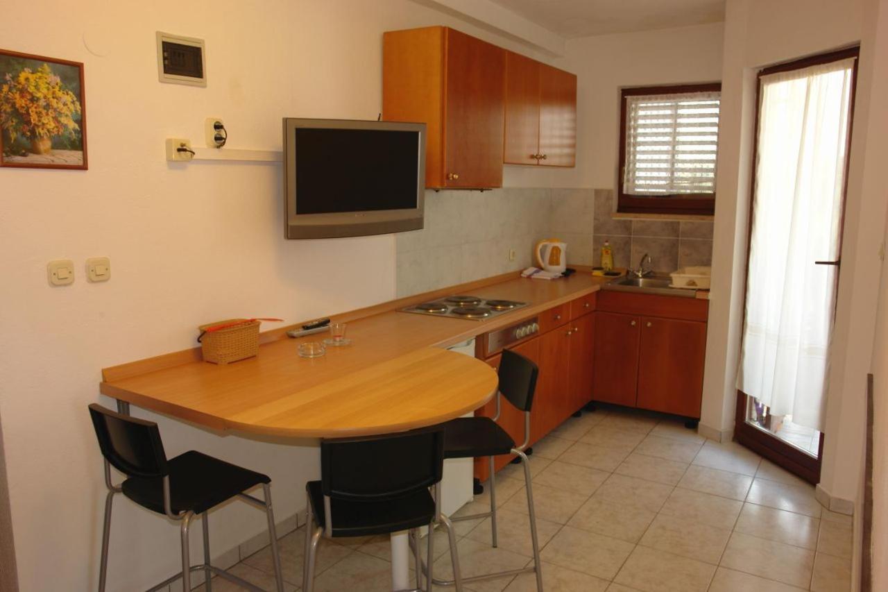 Apartmani Milokanovic Funtana Εξωτερικό φωτογραφία